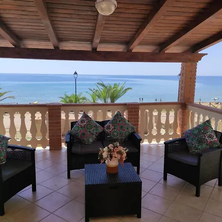 Casa Vacanze Stella Marina 카포 리주토